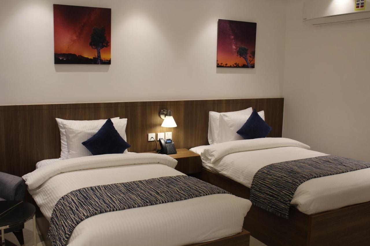Duqm Express Hotel Bagian luar foto