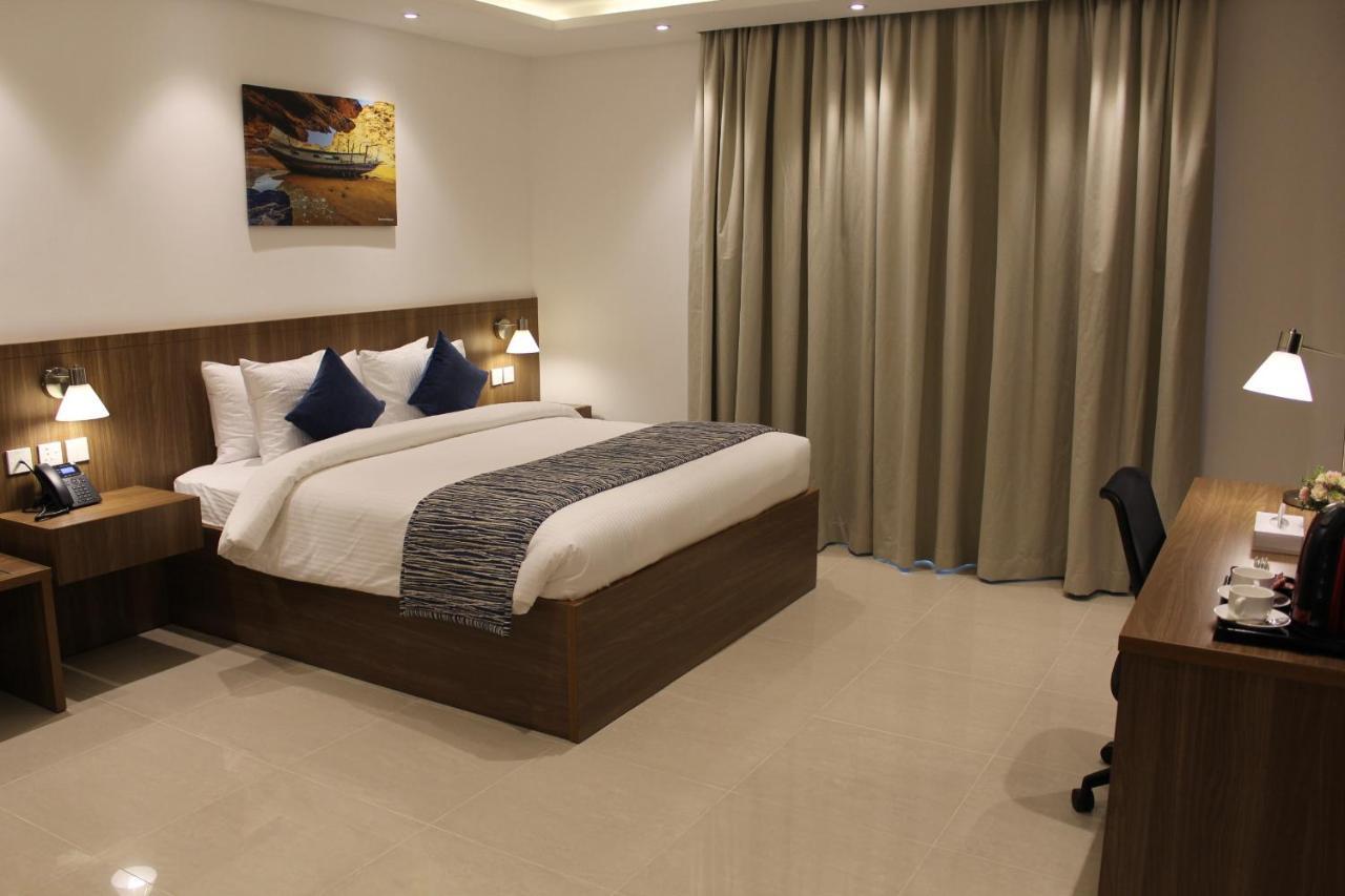 Duqm Express Hotel Bagian luar foto