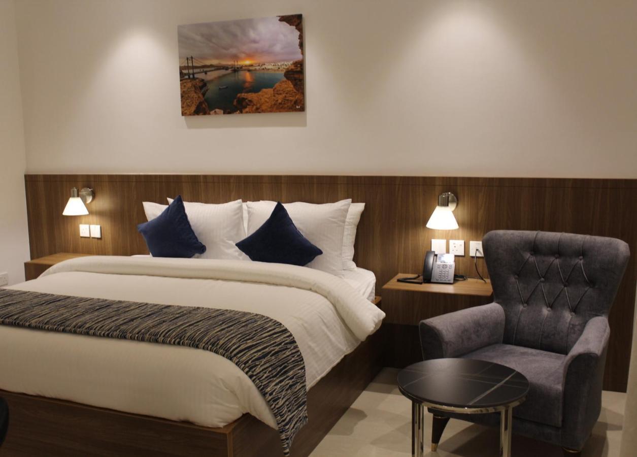 Duqm Express Hotel Bagian luar foto
