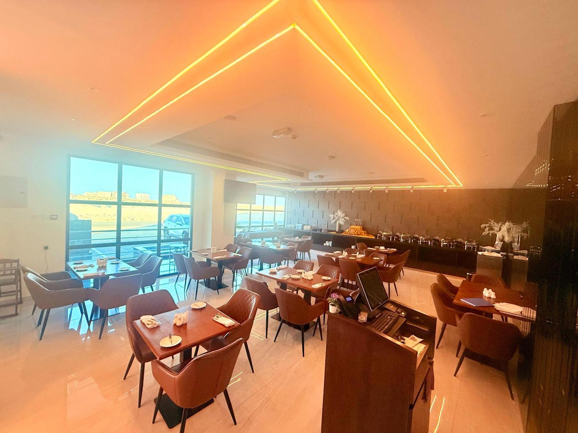 Duqm Express Hotel Bagian luar foto